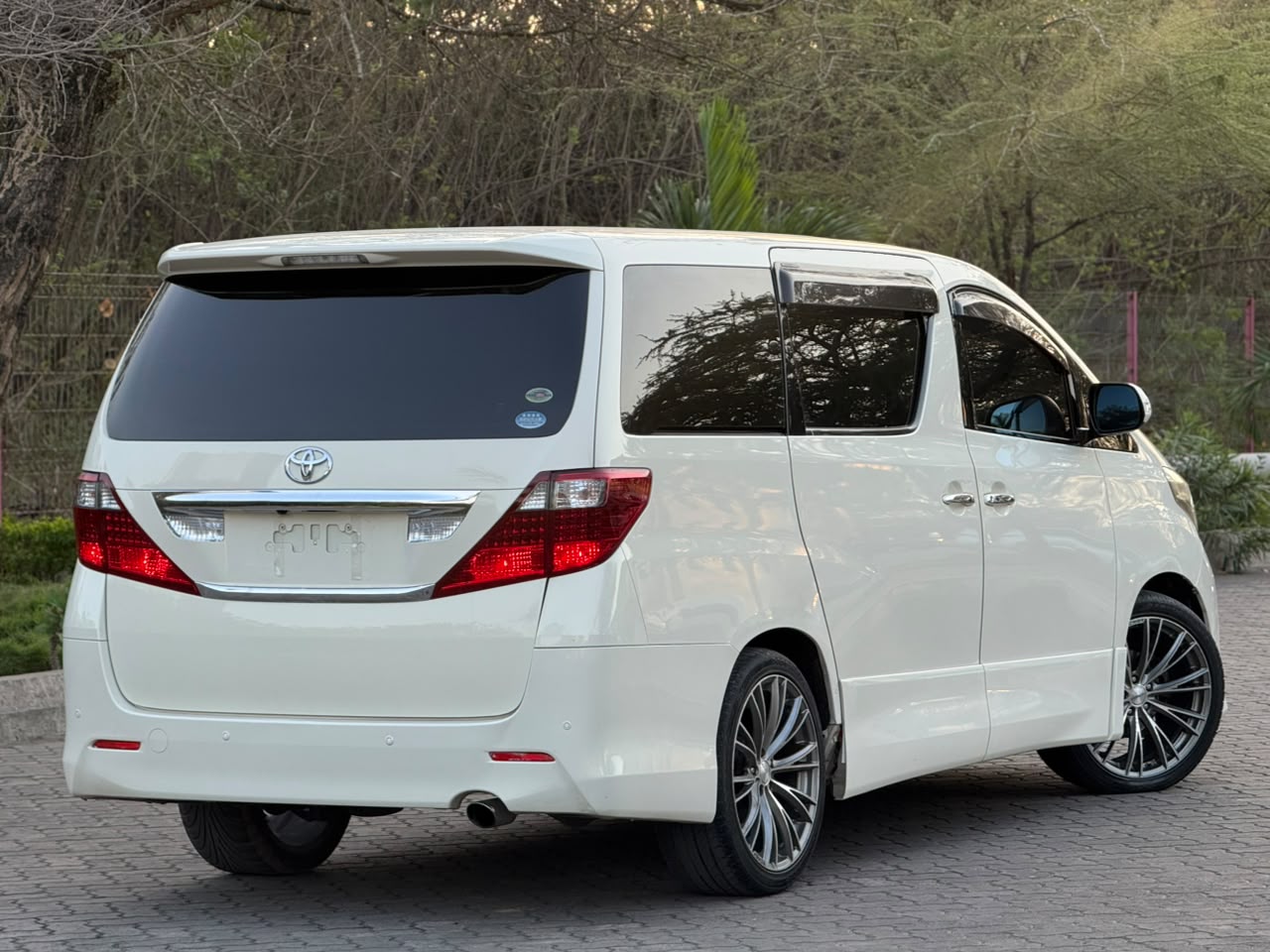 ALPHARD NEW SHAPE thumbnail 3